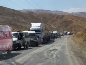 Hakkari-Şemdinli yolunda sıcak saatler