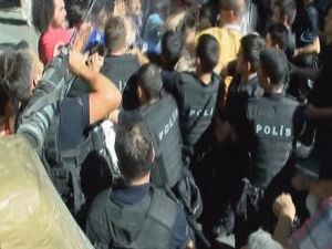 Kızılay’da pankart gerginliği