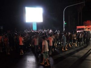 Türkiye teröre lanet için sokaklara döküldü