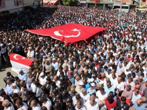 Şehidi binlerce kişi uğurladı