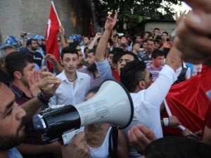 HDP binasına yürümek isteyen gruba müdahale