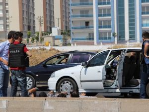 Bombalı araç ihbarı polisi alarma geçirdi