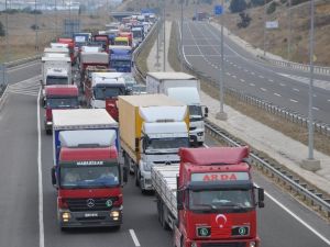 Kamyonculardan teröre konvoylu tepki