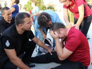 Şehitlerin acısına dayanamayıp bayıldı