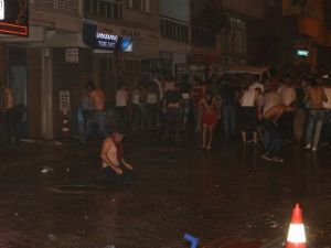 HDP önünde toplanan kalabalığa müdahale