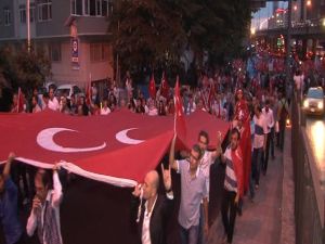 Ülkücülerden şehitlere destek yürüyüşü