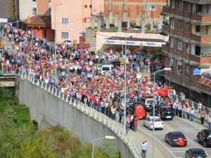 Şehidin cenazesini ilçe halkı karşıladı