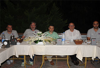 TS'den voleybol takımına yemek!