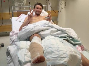 Rakibin Bacağını Kırdı, Sonra Tedavisini Yaptı