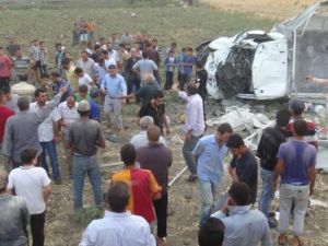 İşçileri taşıyan kamyonet takla attı: 6 ölü, 25 yaralı