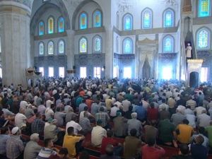 Tüm yurtta ’kardeşlik’ hutbesi okundu