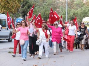 Kadınlar askerliğe başvurdu