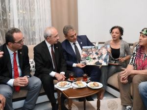 Kılıçdaroğlu’ndan şehit polisin ailesine ziyaret