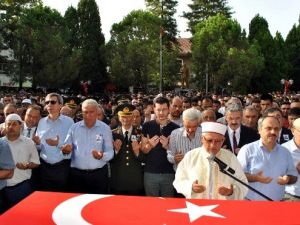 Şehit çavuş son yolculuğuna uğurlandı