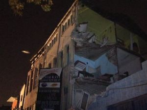 İstanbul’da 3 katlı binada göçük