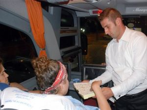 Doğu’ya gidenlere lokum ikram ettiler