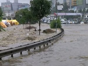 Kurbağalıdere taştı kurban pazarı sular altında kaldı