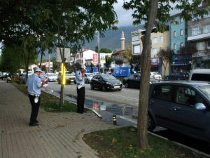 Çarptığı kadını bırakıp olay yerinden kaçtı