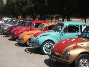 Savaşın arabaları barış konvoyunda