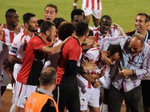 Samsunspor çıkışa geçti