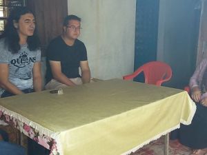 Ünlü şarkıcıdan şehit ailesine ziyaret