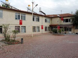 Hayat kadınları genelevi kapattı