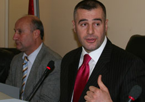 Metin Kaya'dan Topçu'ya cevap