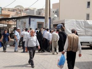 Kepenkler açıldı, çarşı canlandı