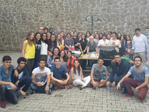 Öğrenci ve ailelerin örnek dayanışması