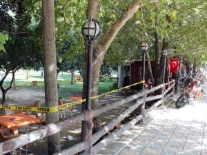 Lokantada bıçaklı kavga: 3 ölü, 1 yaralı