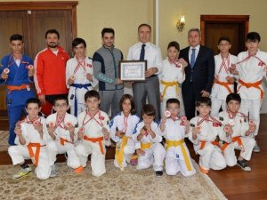 Jiu-jitsu’da 14 Altın Madalya
