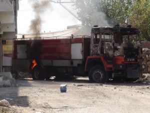 Teröristler itfaiye aracını yakıp bomba tuzakladılar