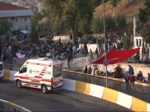 Suriyeli multecilerin otogardaki bekleyişi sürüyor