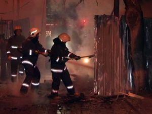 Fatih’te korkutan yangın!