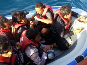 Kahraman kaptan 6 mülteciyi son anda kurtardı!