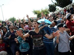 Suriyeli mültecilerin bekleyişi sürüyor