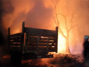 Depoda çıkan yangında araçlar alev alev yandı!