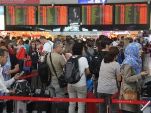 Atatürk Havalimanı’nda bayram yoğunluğu