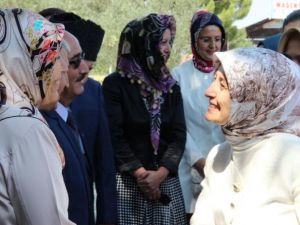 Davutoğlu maden şehitliğini ziyaret etti