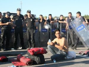 Sığınmacılar ikna edildi