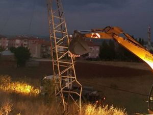 Bir ilçeyi elektriksiz bırakan kaza !