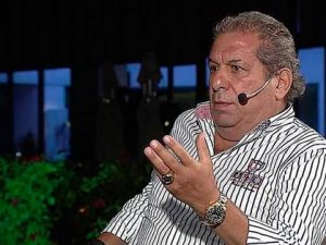 Net penaltıyı vermedi!