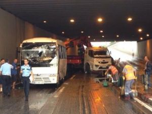 Alt geçitte zincirleme kaza: 1 ölü, 7 yaralı