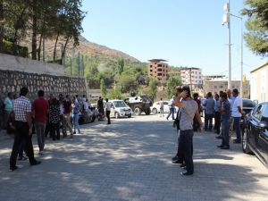 Teröristlere canlı kalkan olmak isteyen 83 kişi adiyeye sevk edildi