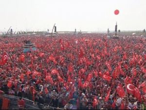 Cumhurbaşkanı ve Başbakan miting alanında