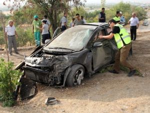 Otomobil yayaların arasına daldı: 3 ölü, 2 yaralı