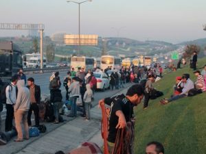 Suriyeli mültecilerin TEM’deki yürüyüşleri sürüyor