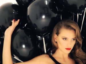 Serenay Sarıkaya hayranları çok kızdı!