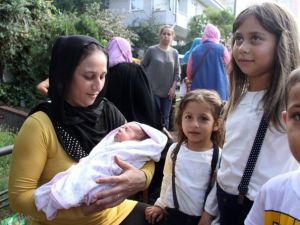 1 aylık bebek yangından son anda kurtarıldı