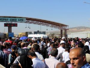 27 bin Suriyeli bayramlaşmaya gitti